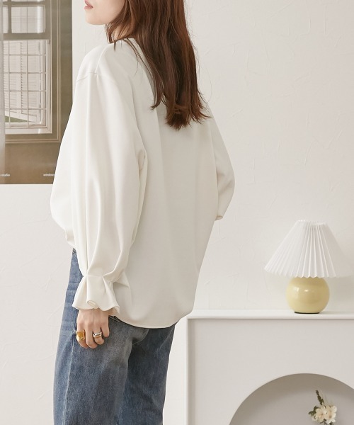 nissen(ニッセン)の「タック入キャンディースリーブトップス(Tシャツ/カットソー・レディース・オフホワイト/ネイビー/グレイッシュベージュ・M/L/LL)」の12枚目の写真