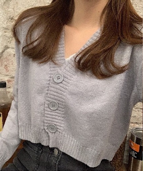 Silly（シリー）の「11 color ビッグボタンニットカーディガン（カーディガン/ボレロ・レディース・イエロー/アイボリー/ライトブルー/パープル/ホワイト/オレンジ/カーキ/ベージュ/ブラック/ピンク/グレー・FREE）」の4枚目の写真