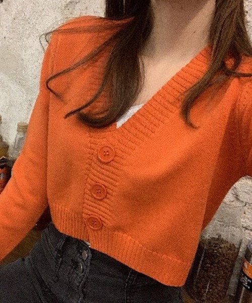 Silly（シリー）の「11 color ビッグボタンニットカーディガン（カーディガン/ボレロ・レディース・イエロー/アイボリー/ライトブルー/パープル/ホワイト/オレンジ/カーキ/ベージュ/ブラック/ピンク/グレー・FREE）」の11枚目の写真