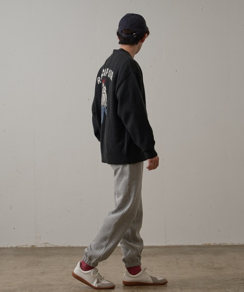 Red Cap Girl(レッドキャプガール)の「【UNIIT/ユニット】【RED CAP GIRL/レッドキャップガール】UNIIT × RED CAP GIRL バックイラスト ジャガードニット Vネック カーディガン ビッグシルエット(カーディガン/ボレロ・メンズ・アイボリー/ブラック/ブルー・LARGE/MEDIUM)」の20枚目の写真