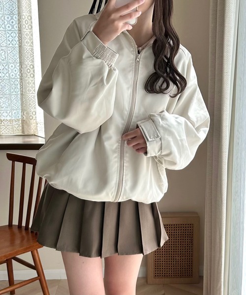 Cham.（チャム）の「古着っぽオーバーサイズジャケット（ブルゾン・レディース・ベージュ・F/M/L）」の3枚目の写真