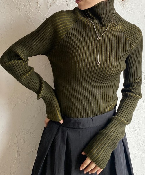 She's Closet(シーズクローゼット)の「ハイネックタイト長袖リブタートルニットプルオーバートップス(ニット/セーター・レディース・グリーン/テラコッタ/グレイッシュベージュ/アイボリー/カーキ/ブラック・FREE)」の5枚目の写真