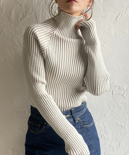 She's Closet(シーズクローゼット)の「ハイネックタイト長袖リブタートルニットプルオーバートップス(ニット/セーター・レディース・グリーン/テラコッタ/グレイッシュベージュ/アイボリー/カーキ/ブラック・FREE)」の2枚目の写真