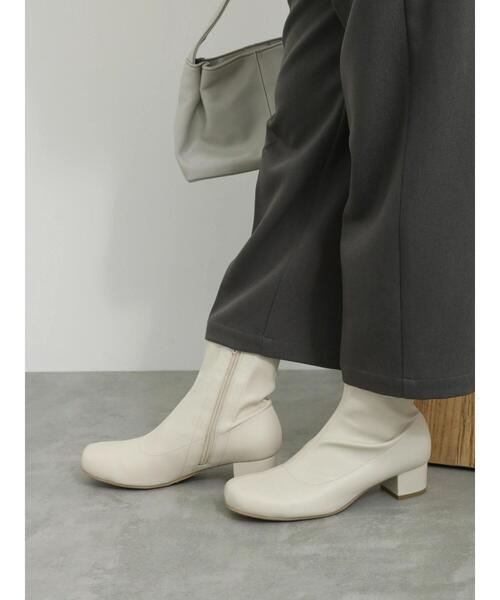 Samansa Mos2 blue（サマンサモスモスブルー）の「ストレッチブーツ（ブーツ・レディース・キナリ/ベージュ/ブラック・L/M）」の2枚目の写真