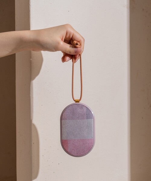 FREAK'S STORE(フリークスストア)の「PRISMATE/プリズメイト 速暖 使い捨てないカイロ モバイルバッテリー付 / 充電式 エコハンドウォーマ(トラベルグッズ・メンズ・ホワイト/ピンク・ONE SIZE)」の8枚目の写真