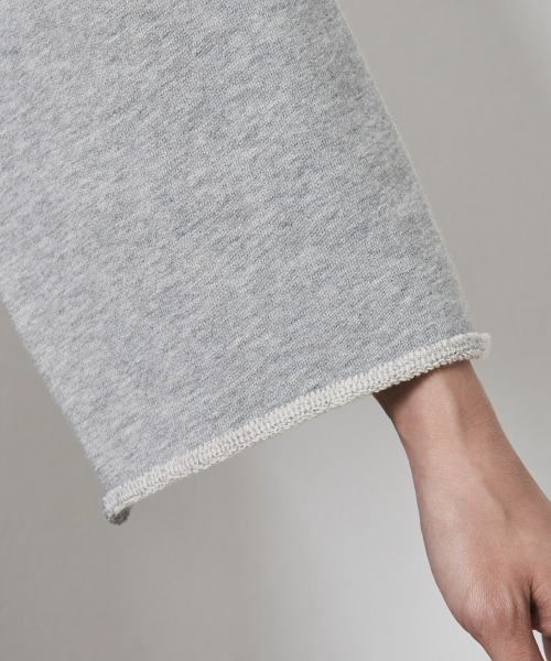 CHIC STYLE（シックスタイル）の「＜大きいサイズ＞綿100%7分袖ロゴ刺しゅうスウェット シックスタイル（スウェット・レディース・オフホワイト/ネイビー/杢グレー・5L/LL/L/3L/4L）」の5枚目の写真