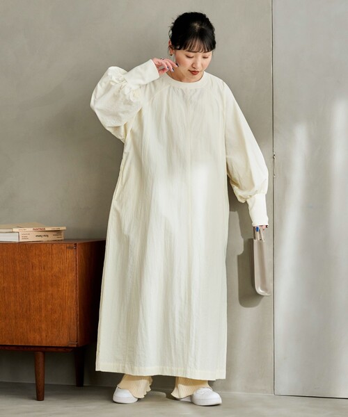 FREAK'S STORE（フリークスストア）の「限定展開　パネル ステッチデザイン ナイロンワンピース（ワンピース・レディース・ナチュラル/ブラック/オリーブ/サックスブルー・SMALL/MEDIUM）」の12枚目の写真