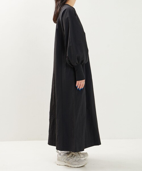 FREAK'S STORE（フリークスストア）の「限定展開　パネル ステッチデザイン ナイロンワンピース（ワンピース・レディース・ナチュラル/ブラック/オリーブ/サックスブルー・SMALL/MEDIUM）」の15枚目の写真