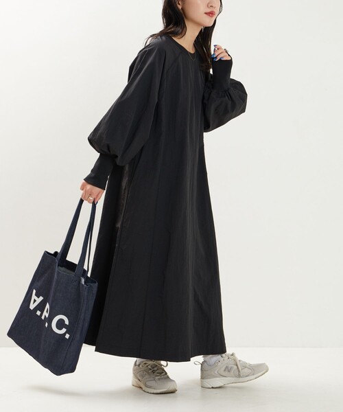 FREAK'S STORE（フリークスストア）の「限定展開　パネル ステッチデザイン ナイロンワンピース（ワンピース・レディース・ナチュラル/ブラック/オリーブ/サックスブルー・SMALL/MEDIUM）」の5枚目の写真