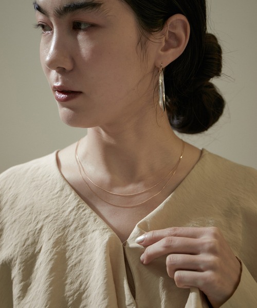 SALON adam et rope'（サロン アダム エ ロペ）の「[24SS]フリルカラーブラウス/ラッフルカラー（シャツ/ブラウス・レディース・ブラック/ベージュ/オフホワイト・FREE）」の8枚目の写真