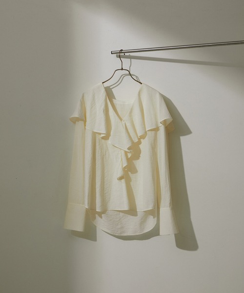 SALON adam et rope'（サロン アダム エ ロペ）の「[24SS]フリルカラーブラウス/ラッフルカラー（シャツ/ブラウス・レディース・ブラック/ベージュ/オフホワイト・FREE）」の12枚目の写真