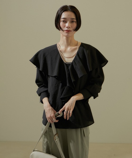 SALON adam et rope'（サロン アダム エ ロペ）の「[24SS]フリルカラーブラウス/ラッフルカラー（シャツ/ブラウス・レディース・ブラック/ベージュ/オフホワイト・FREE）」の18枚目の写真