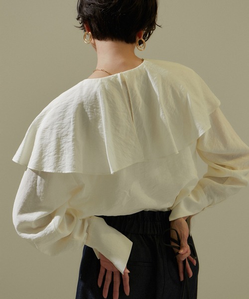 SALON adam et rope'（サロン アダム エ ロペ）の「[24SS]フリルカラーブラウス/ラッフルカラー（シャツ/ブラウス・レディース・ブラック/ベージュ/オフホワイト・FREE）」の22枚目の写真