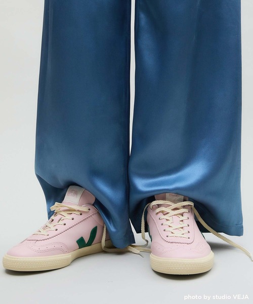 VEJA(ヴェジャ)の「VEJA / "VOLLEY" スニーカー(スニーカー・メンズ・ホワイト系/ホワイト×グレー/ホワイト×ブラウン/シルバー/ブラック/シルバー系/イエロー/ホワイト系1/ホワイト系2/イエロー系/ピンク系・37/38/39/41/42/36/43/40)」の9枚目の写真