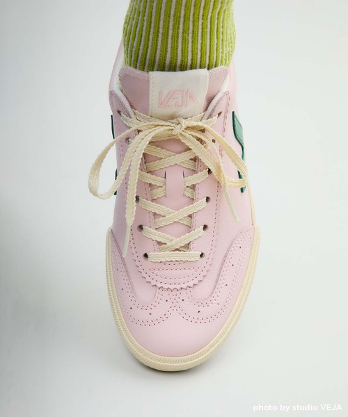 VEJA(ヴェジャ)の「VEJA / "VOLLEY" スニーカー(スニーカー・メンズ・ホワイト系/ホワイト×グレー/ホワイト×ブラウン/シルバー/ブラック/シルバー系・37/38/39/41/42/36/43/40)」の18枚目の写真