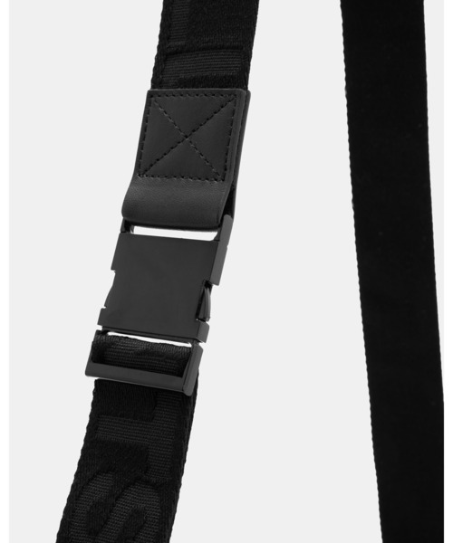 ALLSAINTS（オールセインツ）の「KOY RECYCLED CROSSBODY SLING BAG | KOY リサイクル クロスボディ スリング バッグ（ショルダーバッグ・メンズ・ブラック・ONE SIZE）」の5枚目の写真