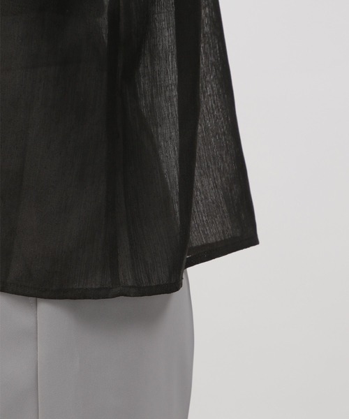 LAKOLE（ラコレ）の「2WAYラッフルシアーブラウス / 112533（シャツ/ブラウス・レディース・ブラック/桜/アイボリー・SMALL/MEDIUM）」の9枚目の写真