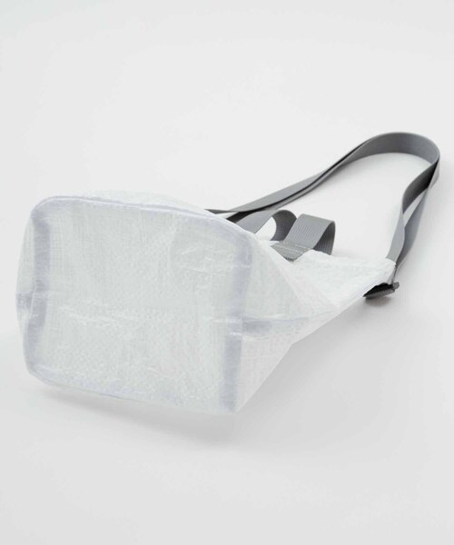 ADAM ET ROPE'(アダムエロペ)の「【TRAVEL COUTURE】レジャーFab Comsaw Bag(ハンドバッグ・メンズ・グレー/ホワイト・FREE)」の6枚目の写真