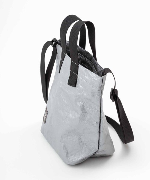 ADAM ET ROPE'(アダムエロペ)の「【TRAVEL COUTURE】レジャーFab Comsaw Bag(ハンドバッグ・メンズ・グレー/ホワイト・FREE)」の11枚目の写真