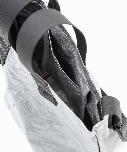 ADAM ET ROPE'(アダムエロペ)の「【TRAVEL COUTURE】レジャーFab Comsaw Bag(ハンドバッグ・メンズ・グレー/ホワイト・FREE)」の12枚目の写真