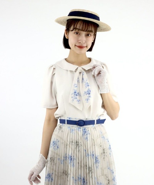 an another angelus(アンアナザーアンジェラス)の「アイビーローズスカーフタイ付きブラウス(シャツ/ブラウス・レディース・オフホワイト/アイボリー・FREE)」の18枚目の写真