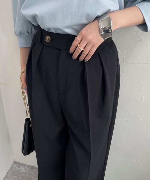 fredy emue（フレディエミュ）の「2タックスラックス【レングス長め丈あり】（スラックス・レディース・グレー/ベージュ/ブラック・39/38/36）」の15枚目の写真