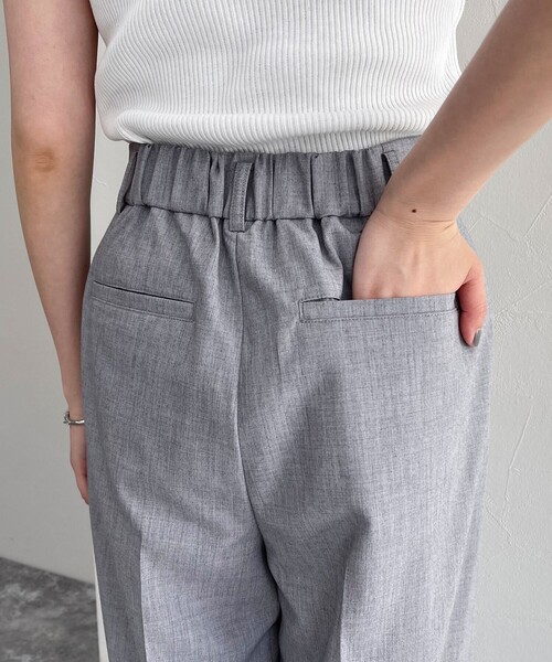 fredy emue（フレディエミュ）の「2タックスラックス【レングス長め丈あり】（スラックス・レディース・グレー/ベージュ/ブラック・39/38/36）」の17枚目の写真