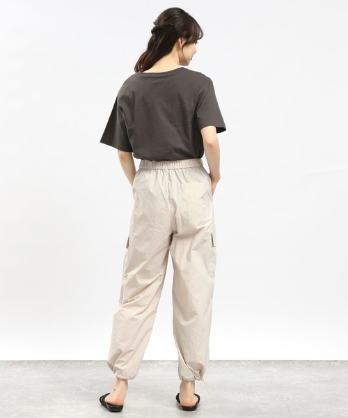 GLOBAL WORK Smile Seed Store（グローバルワーク スマイルシードストア）の「撥水UVライトカーゴパンツ/100829（カーゴパンツ・レディース・ダークカーキ/ブラック/アイボリー/ベージュ・SMALL/MEDIUM/LARGE/X-LARGE）」の7枚目の写真