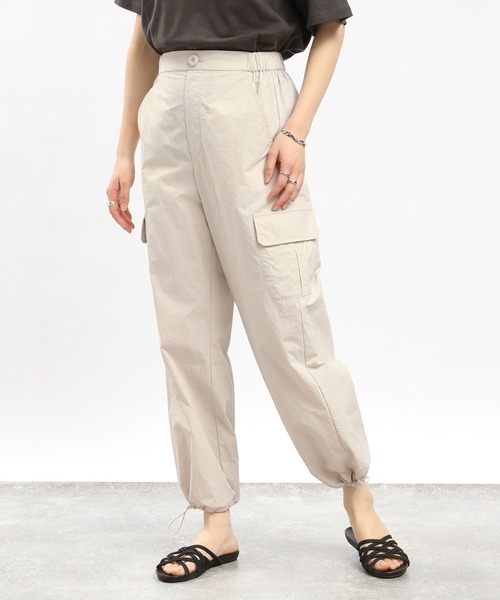 GLOBAL WORK Smile Seed Store（グローバルワーク スマイルシードストア）の「撥水UVライトカーゴパンツ/100829（カーゴパンツ・レディース・ダークカーキ/ブラック/アイボリー/ベージュ・SMALL/MEDIUM/LARGE/X-LARGE）」の8枚目の写真