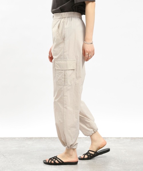 GLOBAL WORK Smile Seed Store（グローバルワーク スマイルシードストア）の「撥水UVライトカーゴパンツ/100829（カーゴパンツ・レディース・ダークカーキ/ブラック/アイボリー/ベージュ・SMALL/MEDIUM/LARGE/X-LARGE）」の9枚目の写真