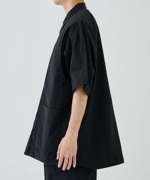 WHITE MOUNTAINEERING（ホワイトマウンテニアリング）の「STUDIOUS別注 BLK SHORT SLEEVE SHIRTS（シャツ/ブラウス・メンズ・ブラック・0/1/2）」の6枚目の写真