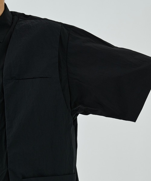 WHITE MOUNTAINEERING（ホワイトマウンテニアリング）の「STUDIOUS別注 BLK SHORT SLEEVE SHIRTS（シャツ/ブラウス・メンズ・ブラック・0/1/2）」の9枚目の写真