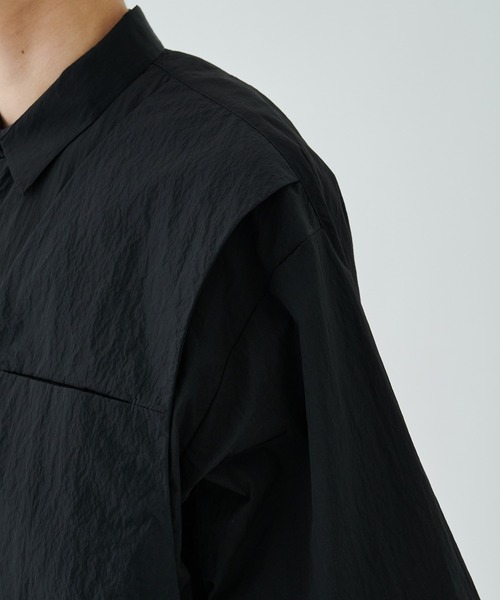 WHITE MOUNTAINEERING（ホワイトマウンテニアリング）の「STUDIOUS別注 BLK SHORT SLEEVE SHIRTS（シャツ/ブラウス・メンズ・ブラック・0/1/2）」の10枚目の写真