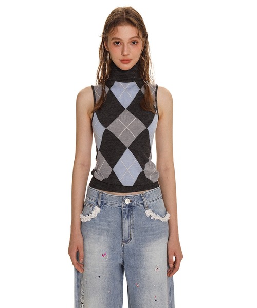 Moromoro2（モロモロ）の「ハイネック アーガイル タンクトップ BX4117【Moromoro2】（タンクトップ・レディース・グレー/ブラウン・S/M/L）」の2枚目の写真