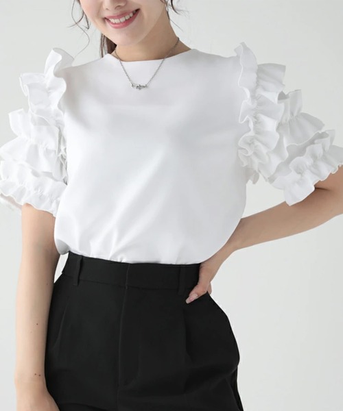 O.S.K（オーエスケー）の「[O.S.K] ショルダーフリルブラウス（シャツ/ブラウス・レディース・ホワイト/ブラック・L/M）」の5枚目の写真