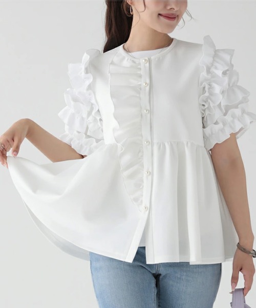 O.S.K（オーエスケー）の「[O.S.K] ショルダーフリルブラウス（シャツ/ブラウス・レディース・ホワイト/ブラック・L/M）」の6枚目の写真