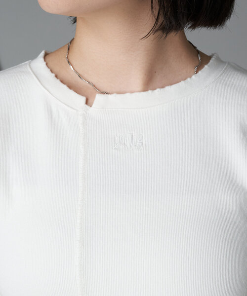 RAY CASSIN(レイカズン)の「ピグメント切替刺繍Tシャツ(Tシャツ/カットソー・レディース・レッド/ブラック/アイボリー・FREE)」の5枚目の写真