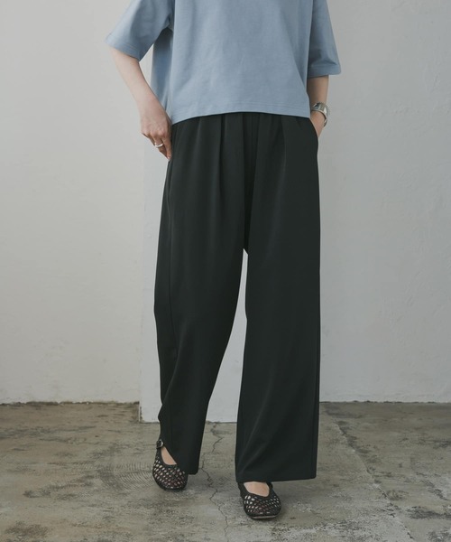 URBAN RESEARCH(アーバンリサーチ)の「『MADE IN JAPAN』ストレッチタックワイドパンツ(その他パンツ・レディース・ブラック/ベージュ・FREE)」の20枚目の写真