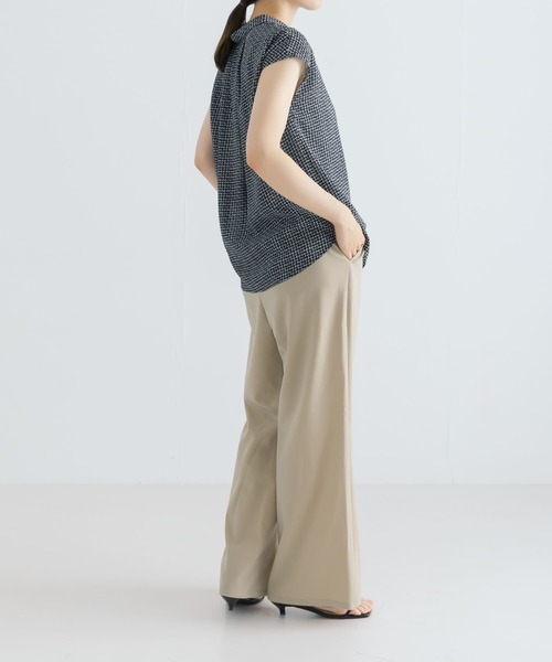 URBAN RESEARCH(アーバンリサーチ)の「『MADE IN JAPAN』ストレッチタックワイドパンツ(その他パンツ・レディース・ブラック/ベージュ・FREE)」の13枚目の写真