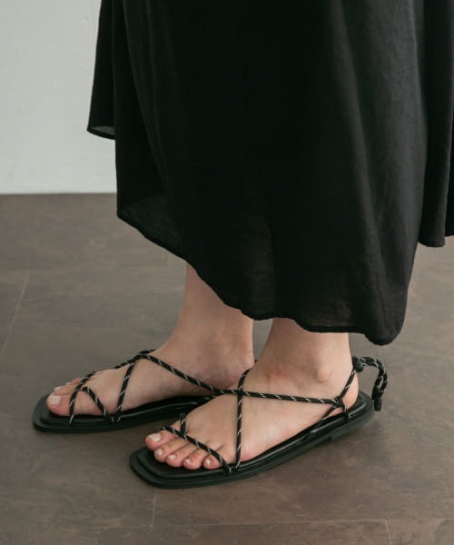 KBF（ケイビーエフ）の「ドローコードサンダル（サンダル・レディース・ブラウン/ブラック・38/37/36）」の17枚目の写真