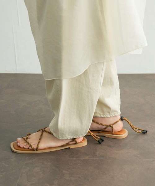 KBF（ケイビーエフ）の「ドローコードサンダル（サンダル・レディース・ブラウン/ブラック・38/37/36）」の14枚目の写真