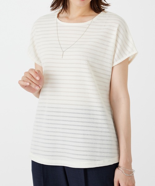 BELLUNA PLUS(ベルーナ)の「ネックレス付ジャカード素材プルオーバー(Tシャツ/カットソー・レディース・ネイビー/アイボリー/ワイン・MEDIUM/LARGE/X-LARGE)」の5枚目の写真