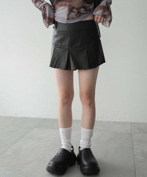 dispark(ディスパーク)の「DISPARK/ウエストカッティングフェイクレザースカート(スカート・レディース・ブラック/ブラウン・FREE)」の6枚目の写真