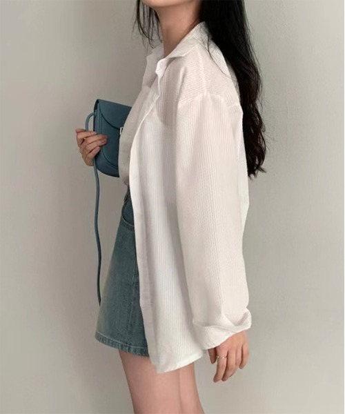 by muni:r（バイ ムニール）の「シアーストライプキャミソール+シャツSET（シャツ/ブラウス・レディース・ホワイト/ブルー・FREE）」の3枚目の写真