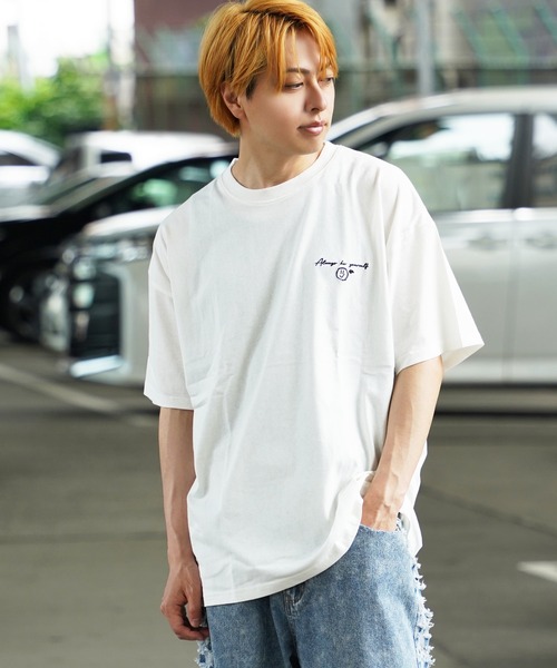1111clothing(ワンフォークロージング)の「【unisex】ロゴ刺繍 イラストガール Tシャツ / バックプリント オーバーサイズ Tシャツ(Tシャツ/カットソー・メンズ・ホワイト系2/ブラック系2/ホワイト系3/グリーン系2/ブルー系3/ブラック系3・M/L)」の9枚目の写真