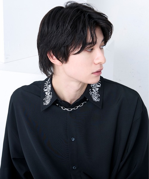 Ellno Loset（エルノロゼット）の「バックプリーツ刺繍シャツ（シャツ/ブラウス・メンズ・オフホワイト/ブラック・LARGE/SMALL/MEDIUM）」の13枚目の写真