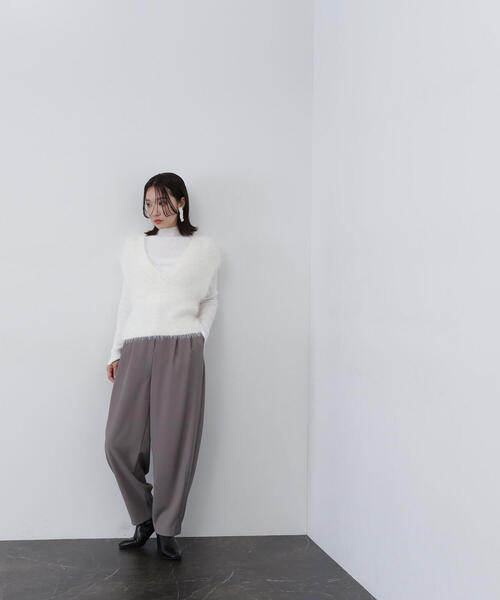 NATURAL BEAUTY BASIC(ナチュラルビューティーベーシック)の「◇リラクシーバレルパンツ(その他パンツ・レディース・グレー系その他/ブラック・MEDIUM/SMALL)」の2枚目の写真