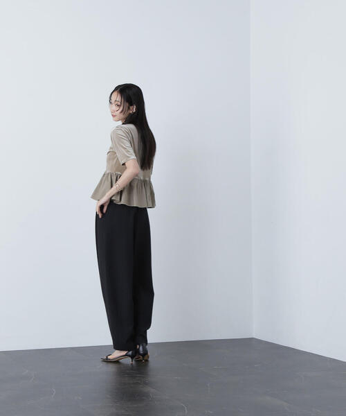 NATURAL BEAUTY BASIC(ナチュラルビューティーベーシック)の「◇リラクシーバレルパンツ(その他パンツ・レディース・グレー系その他/ブラック・MEDIUM/SMALL)」の3枚目の写真