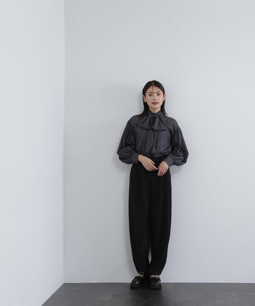 NATURAL BEAUTY BASIC(ナチュラルビューティーベーシック)の「◇リラクシーバレルパンツ(その他パンツ・レディース・グレー系その他/ブラック・MEDIUM/SMALL)」の8枚目の写真