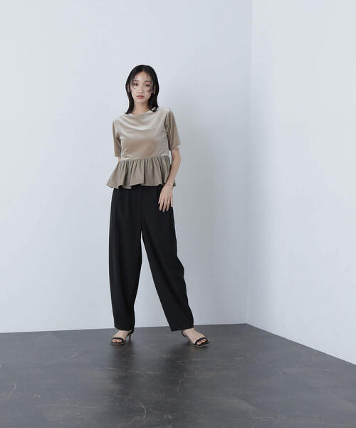 NATURAL BEAUTY BASIC(ナチュラルビューティーベーシック)の「◇リラクシーバレルパンツ(その他パンツ・レディース・グレー系その他/ブラック・MEDIUM/SMALL)」の1枚目の写真